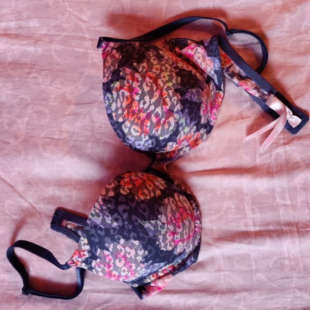 PINK Victoria's Secret 36C bra